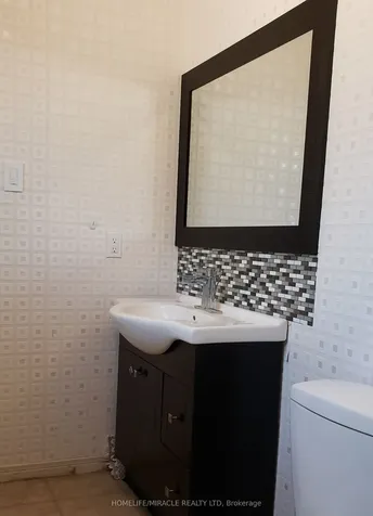 487 Wallenberg Crescent Mississauga ON L5B 3M2