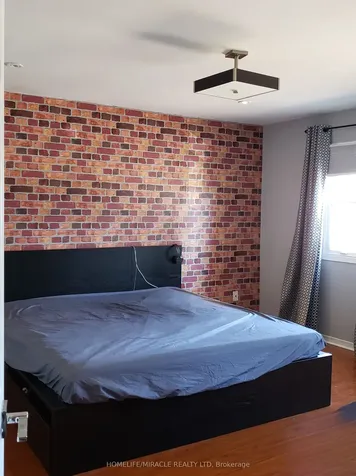 487 Wallenberg Crescent Mississauga ON L5B 3M2