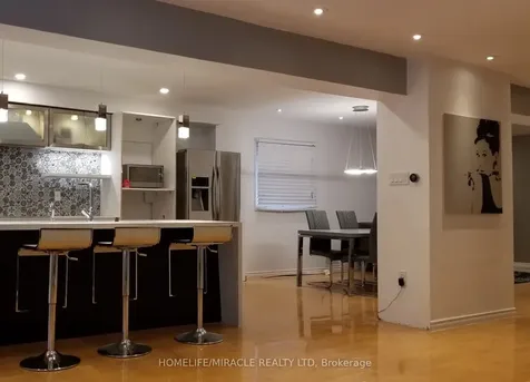 487 Wallenberg Crescent Mississauga ON L5B 3M2