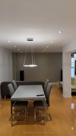 487 Wallenberg Crescent Mississauga ON L5B 3M2