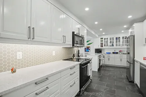 2121 Lakeshore Road Burlington ON L7R 1C9