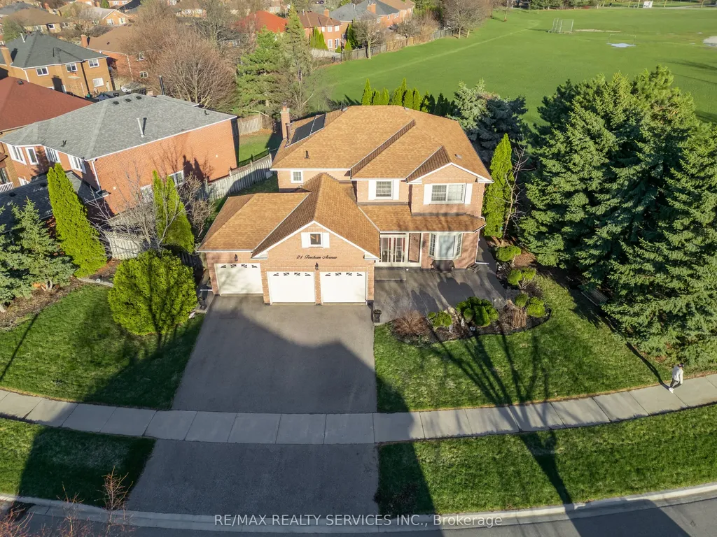 21 Fincham Avenue Brampton ON L6X 3V2