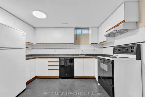 21 Fincham Avenue Brampton ON L6X 3V2