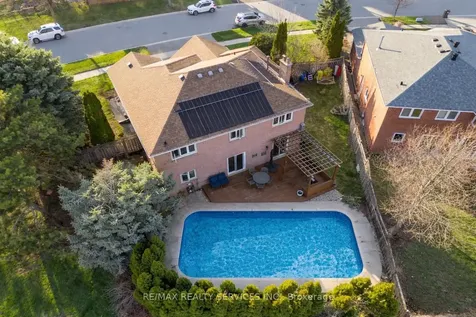 21 Fincham Avenue Brampton ON L6X 3V2