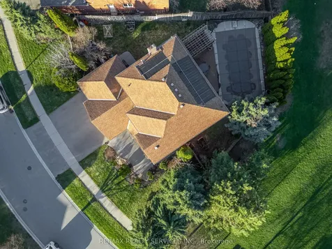 21 Fincham Avenue Brampton ON L6X 3V2