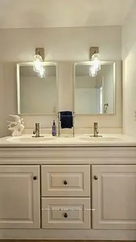 2529 Trondheim Crescent Mississauga ON L5N 1P3