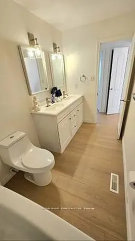2529 Trondheim Crescent Mississauga ON L5N 1P3