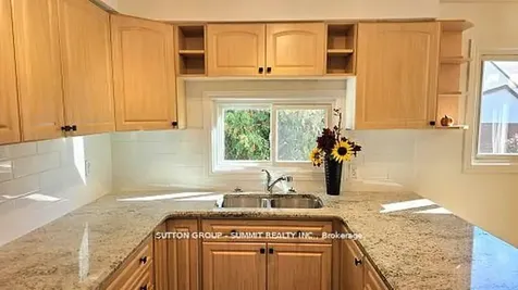 2529 Trondheim Crescent Mississauga ON L5N 1P3