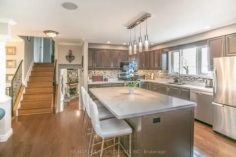 2422 Ventura Drive Oakville ON L6L 2H4