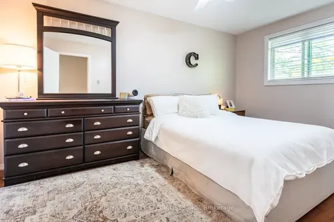2422 Ventura Drive Oakville ON L6L 2H4
