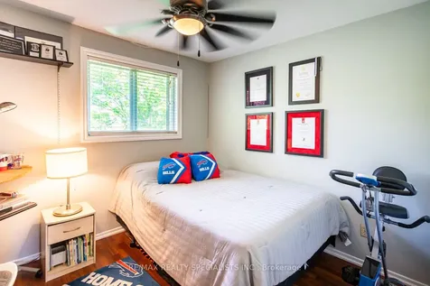 2422 Ventura Drive Oakville ON L6L 2H4