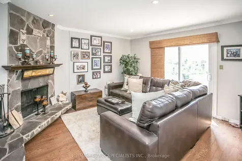 2422 Ventura Drive Oakville ON L6L 2H4