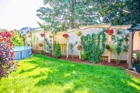 2422 Ventura Drive Oakville ON L6L 2H4