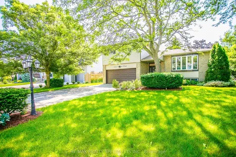 2422 Ventura Drive Oakville ON L6L 2H4