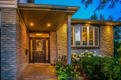 2422 Ventura Drive Oakville ON L6L 2H4