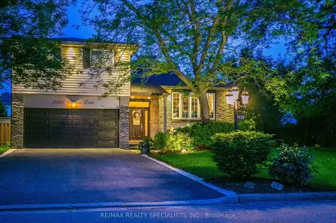2422 Ventura Drive Oakville ON L6L 2H4