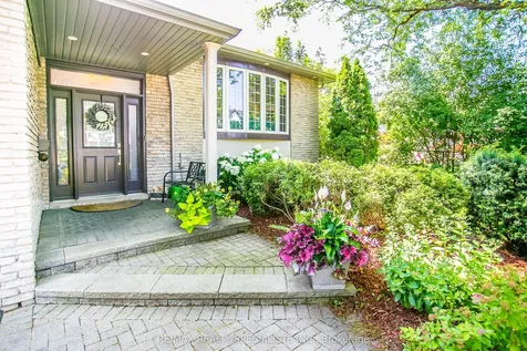 2422 Ventura Drive Oakville ON L6L 2H4