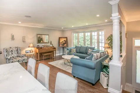 2422 Ventura Drive Oakville ON L6L 2H4