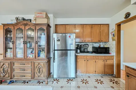 7282 Shallford Road Mississauga ON L4T 2P7