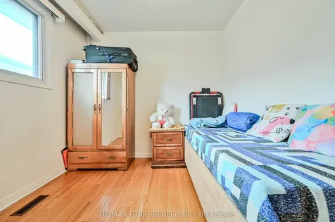 7282 Shallford Road Mississauga ON L4T 2P7