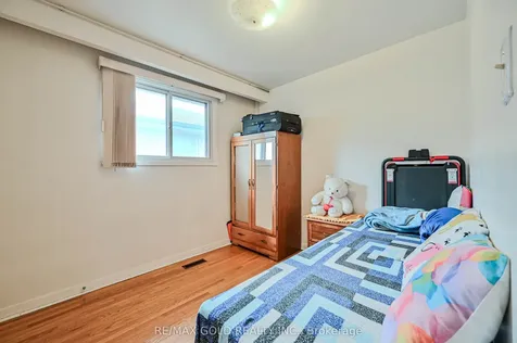 7282 Shallford Road Mississauga ON L4T 2P7