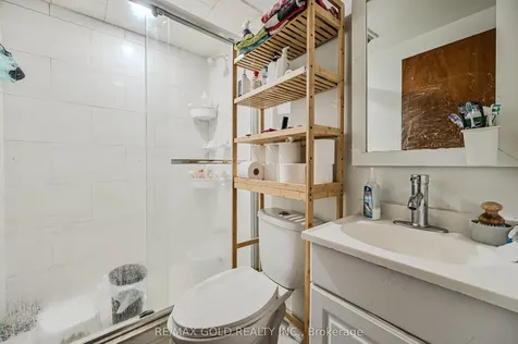 7282 Shallford Road Mississauga ON L4T 2P7
