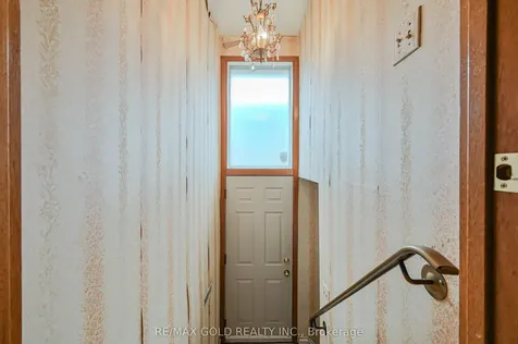 7282 Shallford Road Mississauga ON L4T 2P7