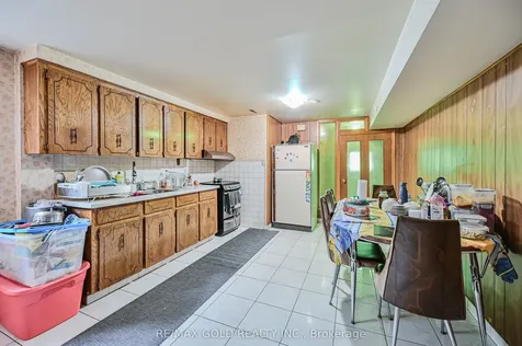 7282 Shallford Road Mississauga ON L4T 2P7