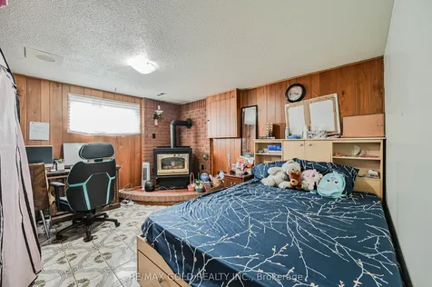 7282 Shallford Road Mississauga ON L4T 2P7