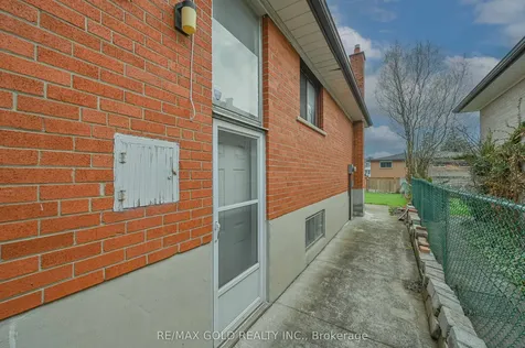 7282 Shallford Road Mississauga ON L4T 2P7