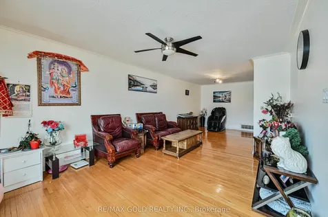 7282 Shallford Road Mississauga ON L4T 2P7
