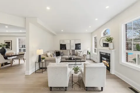 93 Dewar Court Milton ON L9T 5N8
