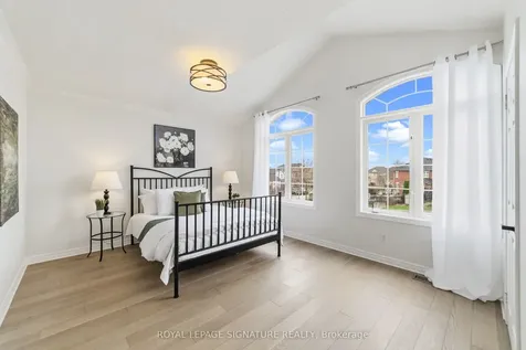 93 Dewar Court Milton ON L9T 5N8