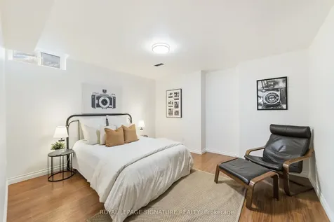 93 Dewar Court Milton ON L9T 5N8