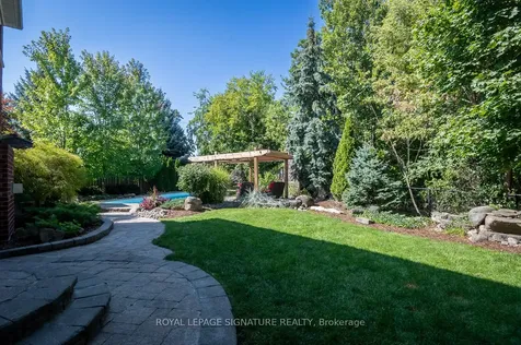 93 Dewar Court Milton ON L9T 5N8