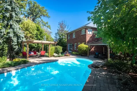 93 Dewar Court Milton ON L9T 5N8