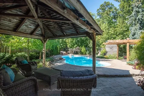 93 Dewar Court Milton ON L9T 5N8