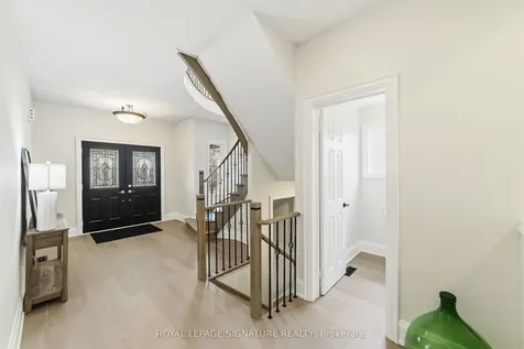 93 Dewar Court Milton ON L9T 5N8