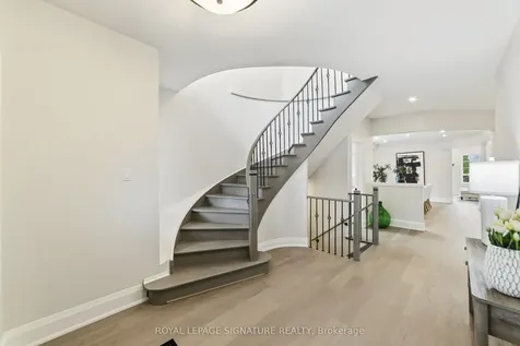 93 Dewar Court Milton ON L9T 5N8