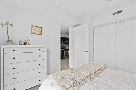 1420 Dupont Street Toronto ON M6H 0C2