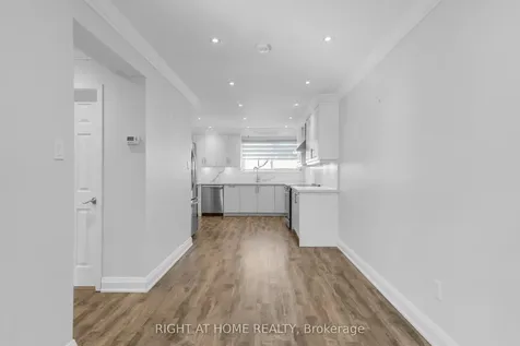 5473 Schueller Crescent Burlington ON L7L 3T1