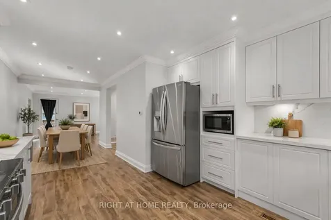 5473 Schueller Crescent Burlington ON L7L 3T1
