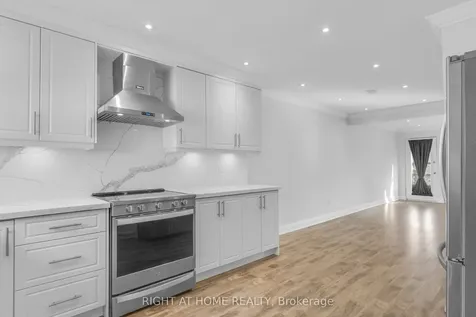 5473 Schueller Crescent Burlington ON L7L 3T1
