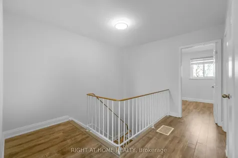 5473 Schueller Crescent Burlington ON L7L 3T1