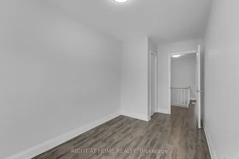 5473 Schueller Crescent Burlington ON L7L 3T1