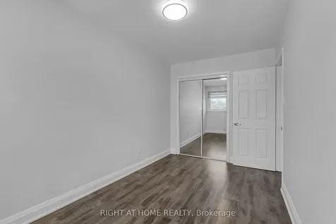 5473 Schueller Crescent Burlington ON L7L 3T1
