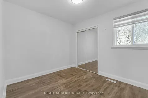 5473 Schueller Crescent Burlington ON L7L 3T1