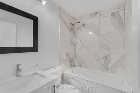 5473 Schueller Crescent Burlington ON L7L 3T1