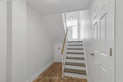 5473 Schueller Crescent Burlington ON L7L 3T1