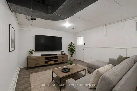 5473 Schueller Crescent Burlington ON L7L 3T1